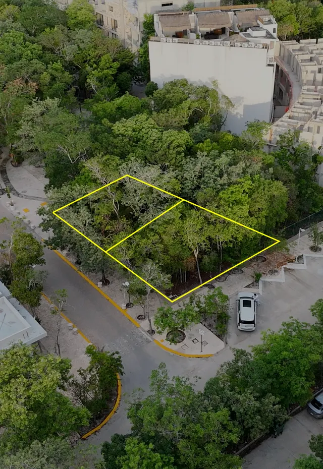 Corner lot for sale in Aldea Zamá commercial area Tulum